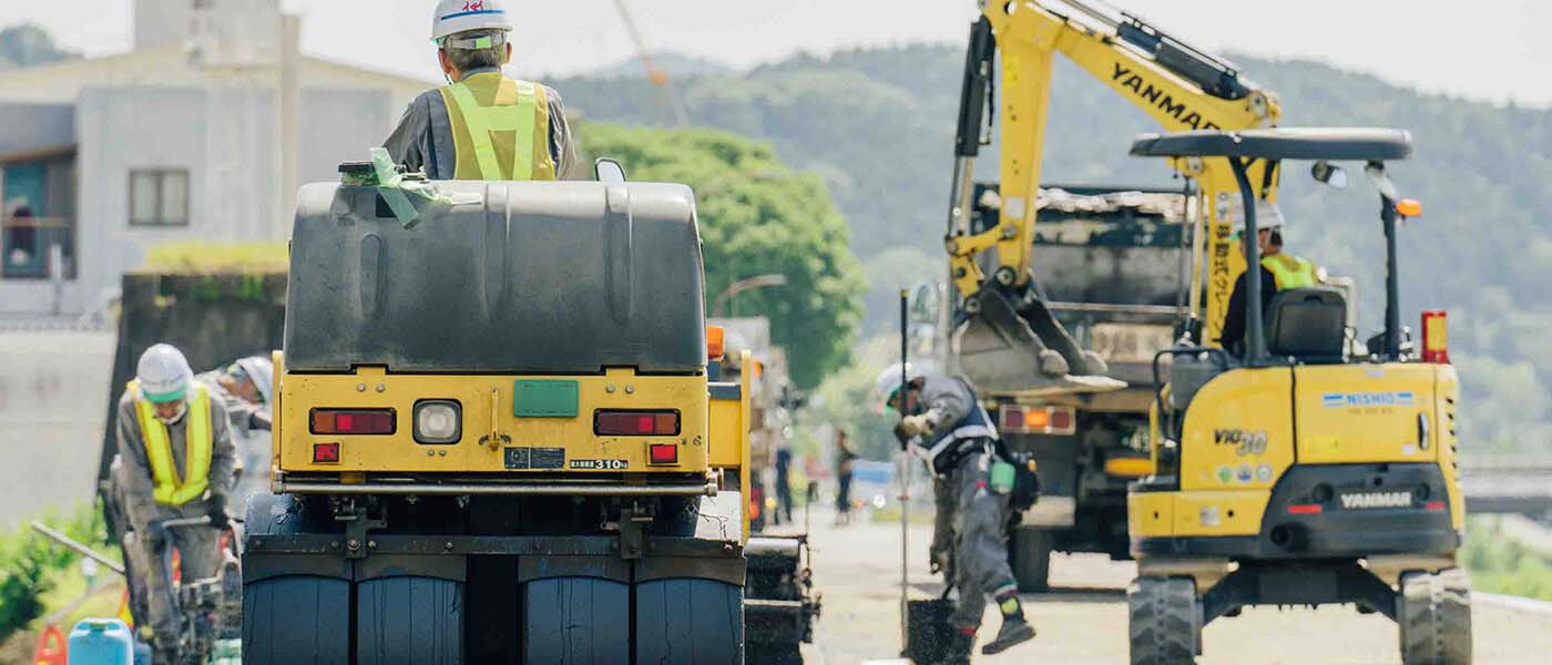 仕上がりは工事の技術次第。ノウハウを継承し、地域密着で「道」を拓きます